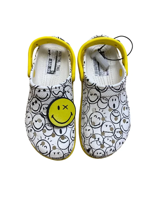 Shoes Flats By Crocs In White & Yellow, Size: 7